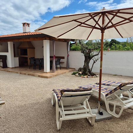 Apartment Vinja Porec - Privat Garden - Whirlpool Kültér fotó