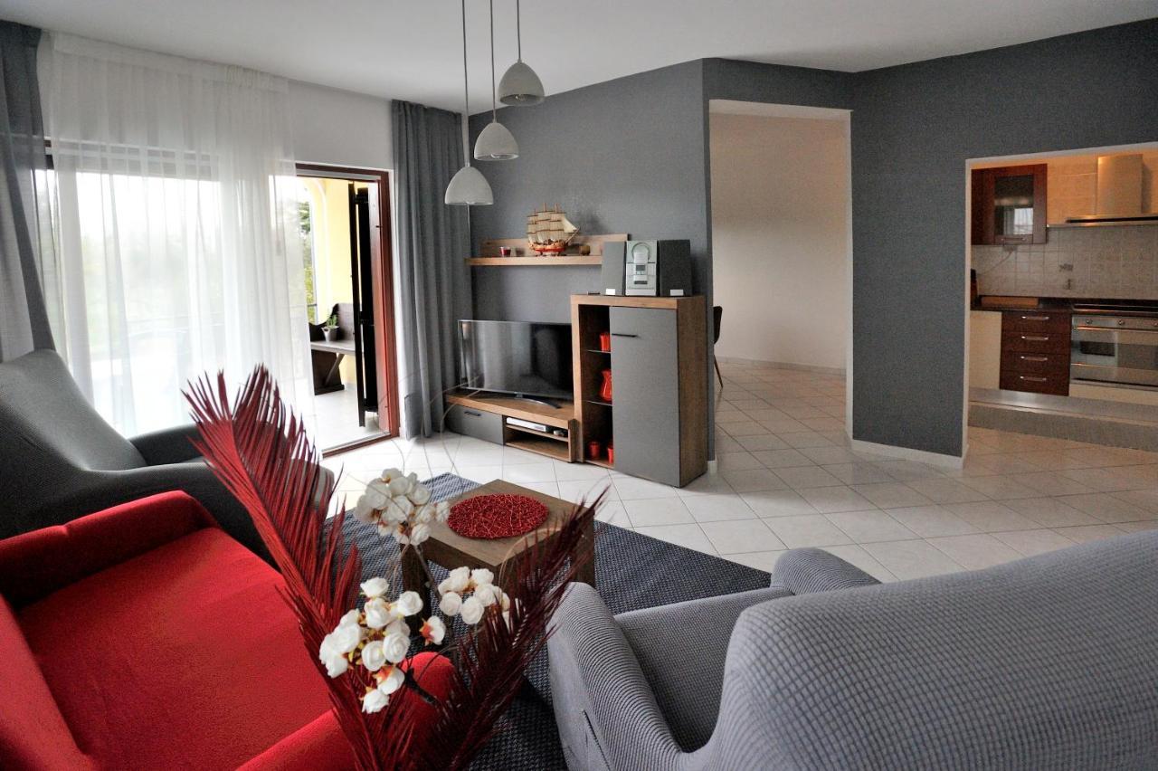Apartment Vinja Porec - Privat Garden - Whirlpool Kültér fotó