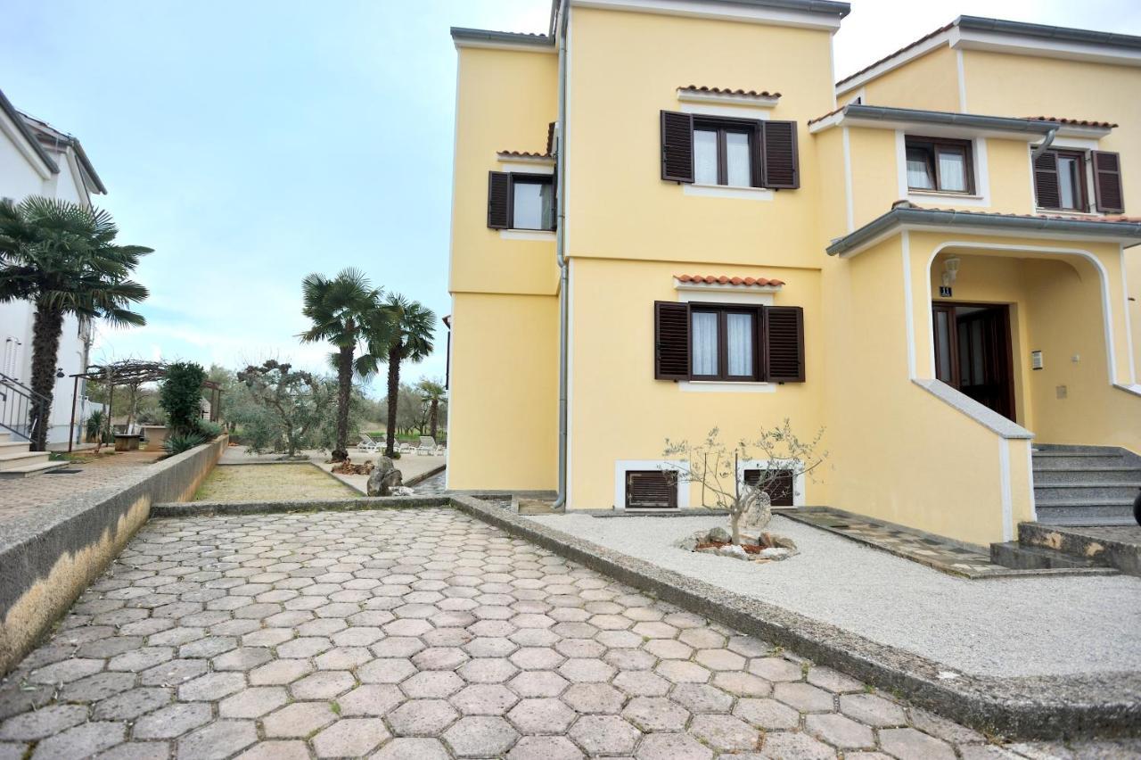 Apartment Vinja Porec - Privat Garden - Whirlpool Kültér fotó