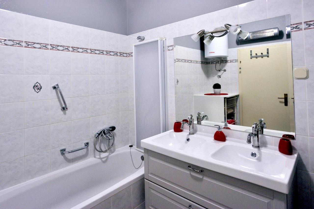 Apartment Vinja Porec - Privat Garden - Whirlpool Kültér fotó