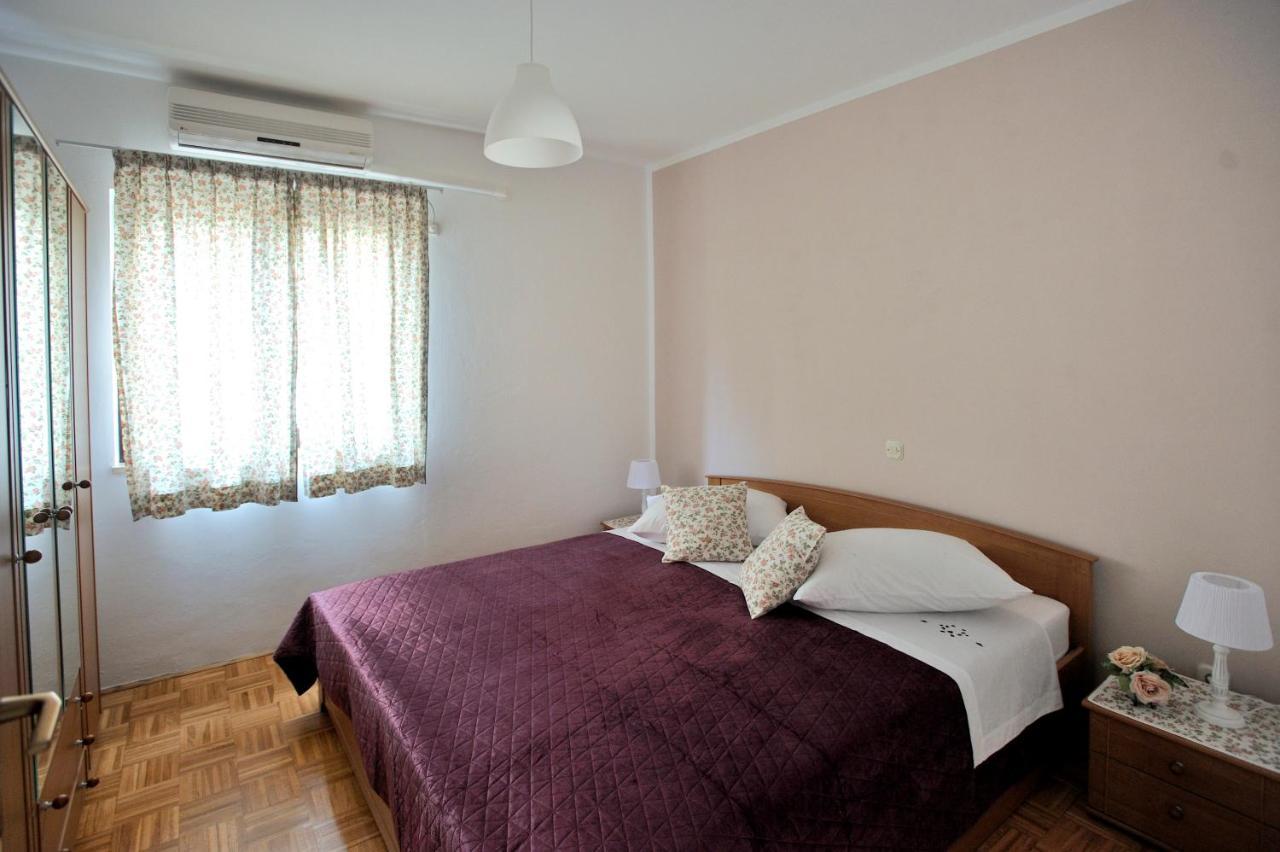 Apartment Vinja Porec - Privat Garden - Whirlpool Kültér fotó