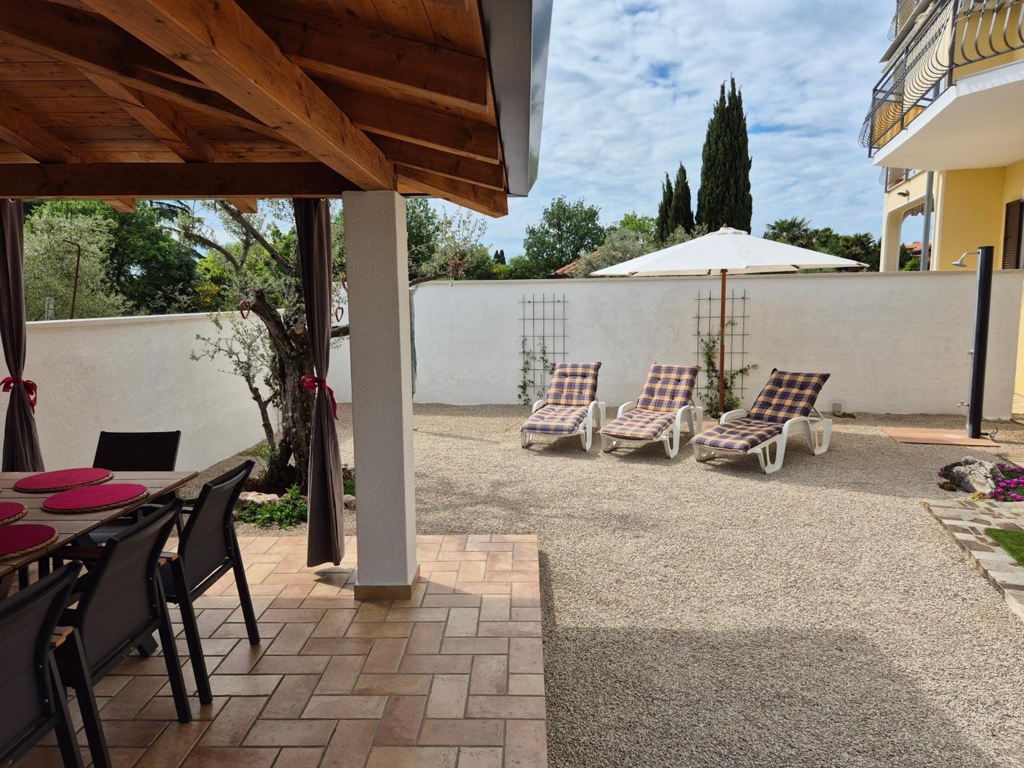 Apartment Vinja Porec - Privat Garden - Whirlpool Kültér fotó